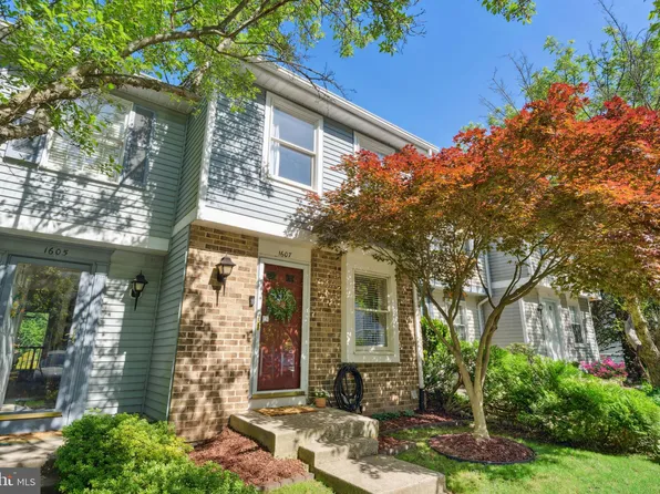 1607 Purple Sage Dr, Reston, VA 20194