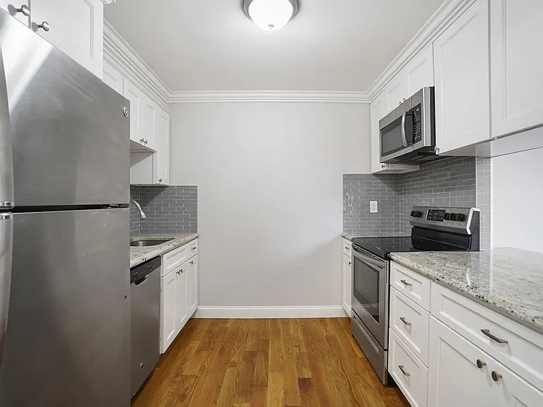 841 Parker St #202 — Photo 3
