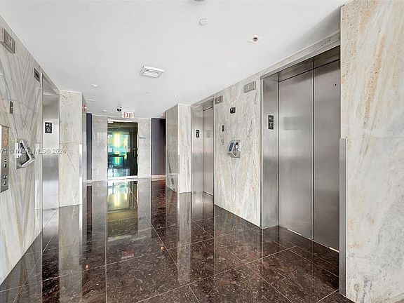 4th image of 325 Biscayne Blvd #2614