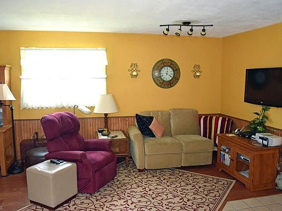 2nd image of 2816 Orchard Dr
