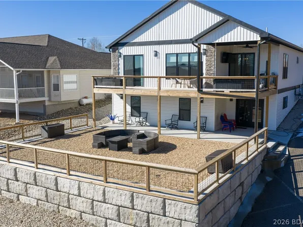 224 Park Place Dr, Kaiser, MO 65047