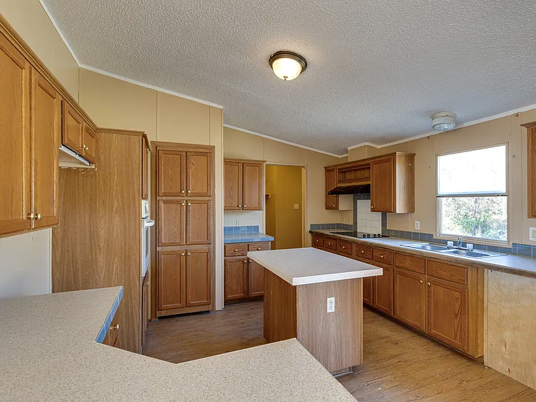 143 Summit Ridge Ln — Photo 16