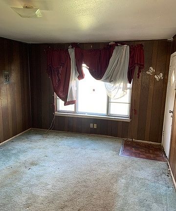 3rd image of 438 Dorie St