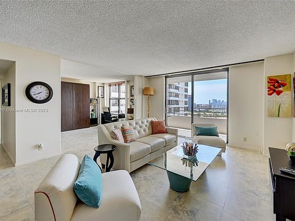 4th image of 2500 Parkview Dr APT 2016