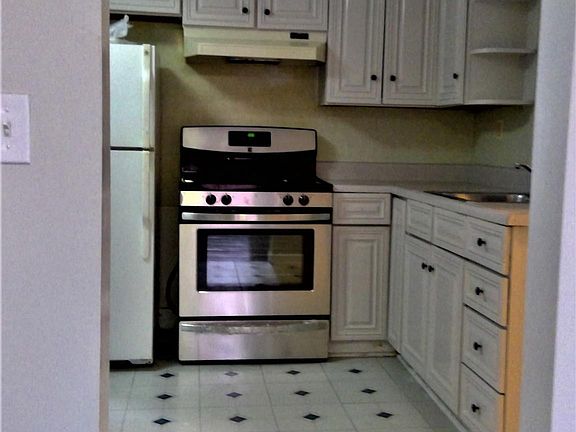 Eat in Kitchen, brand new stove, refrigerator included