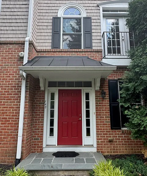 748 Moore Ave — Photo 2