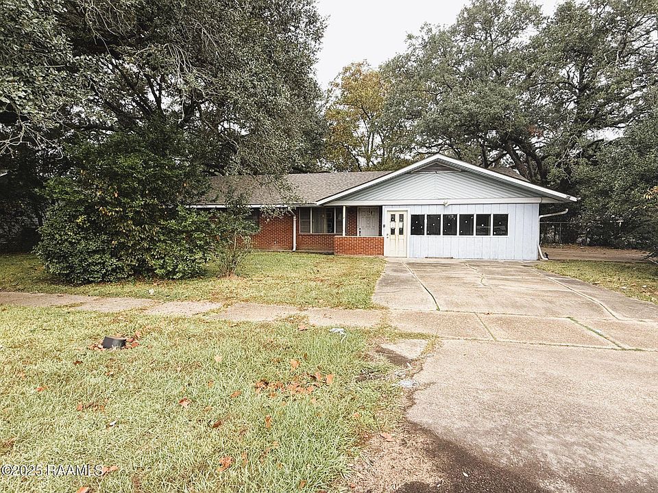1st image of 450 E Vine Ave