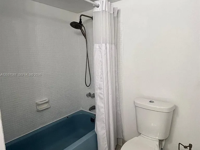 2821 N Miami Beach Blvd #5T — Photo 25