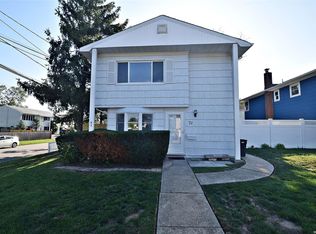 71 Lafayette Rd, West Babylon, NY 11704