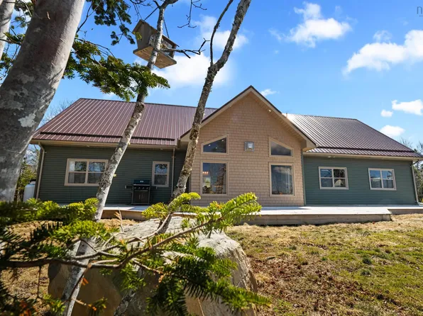 12844 Highway 7, Goldenville, NS B0J 2A0