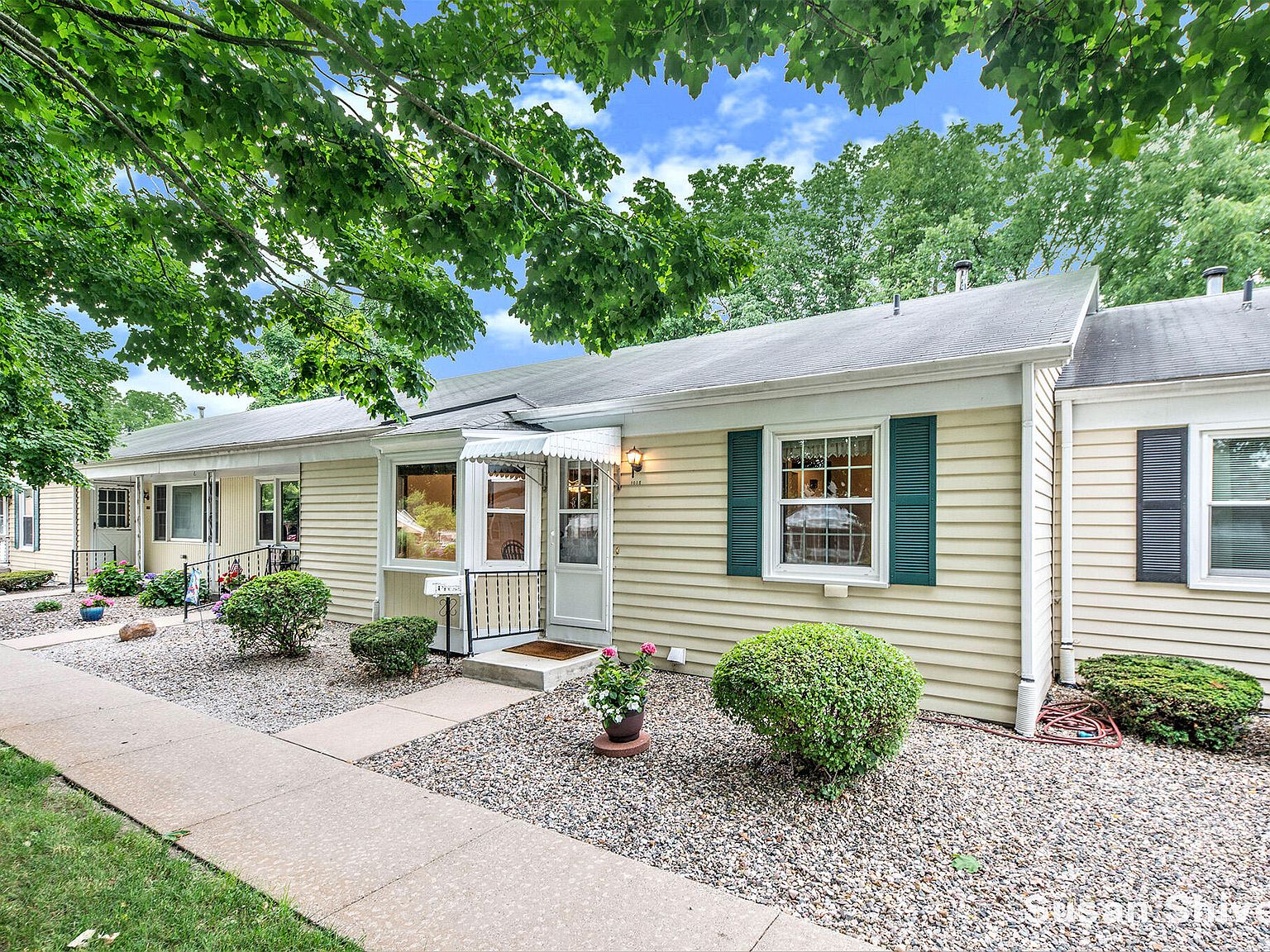 1012 Village Ln, Jenison, MI 49428 Zillow