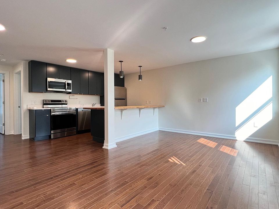 Living Room/Kitchen