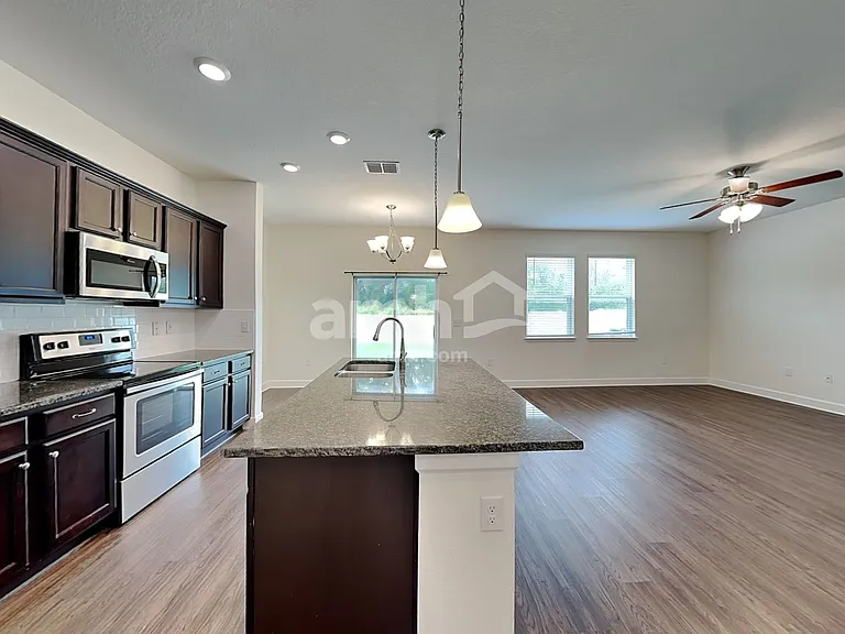 4320 Reisswood Loop — Photo 4