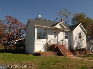 302 Bayside Dr, Dundalk, MD 21222