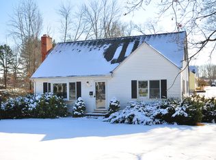 68 Pershing Rd, Windsor Locks, CT 06096