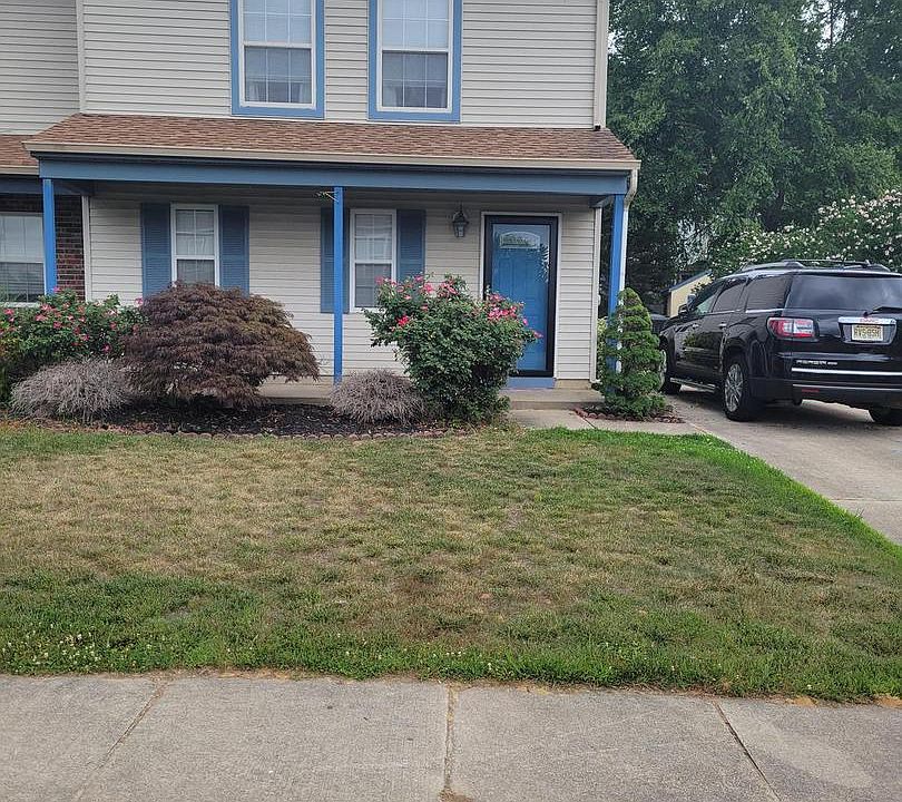 1st image of 320 Stonehouse Ln