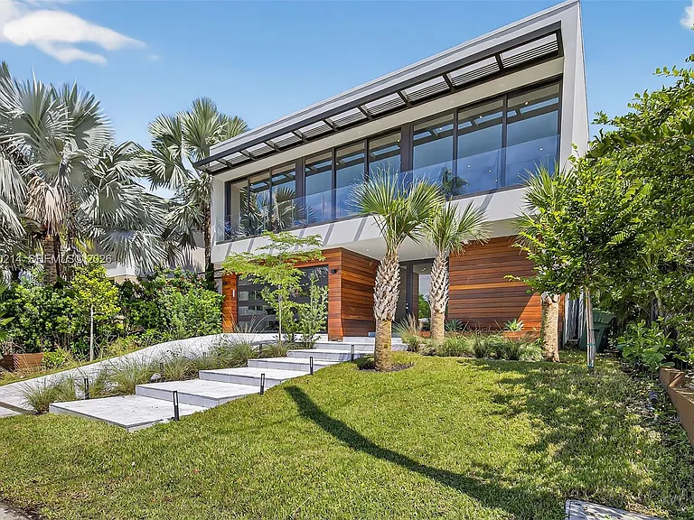 620 Solar Isle Dr — Photo 4