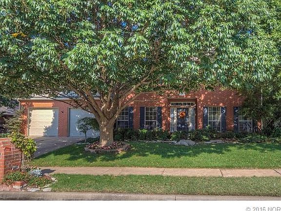 3rd image of 520 N Sweet Gum Ave