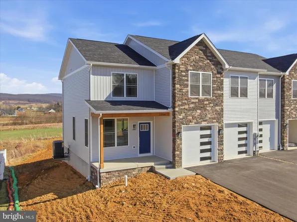 11802 Mystic Rock Ln S, Waynesboro, PA 17268