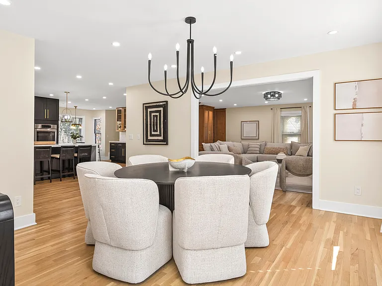 310 Rivoli Cir — Photo 12