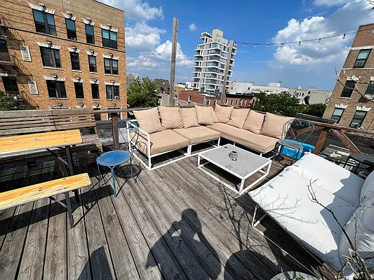 Rented by Delmark Realty LLC | media 44