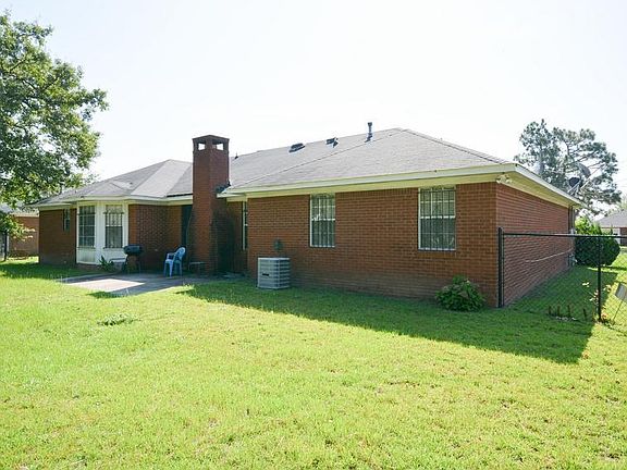 2nd image of 3921 Bowen Dr