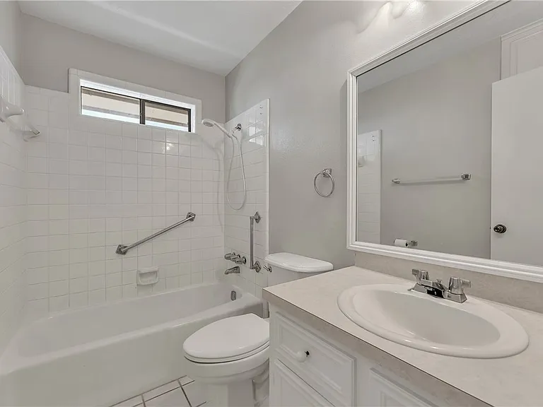 2312 Windsor Dr — Photo 12