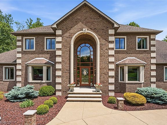 2nd image of 1337 Meadowood Cir