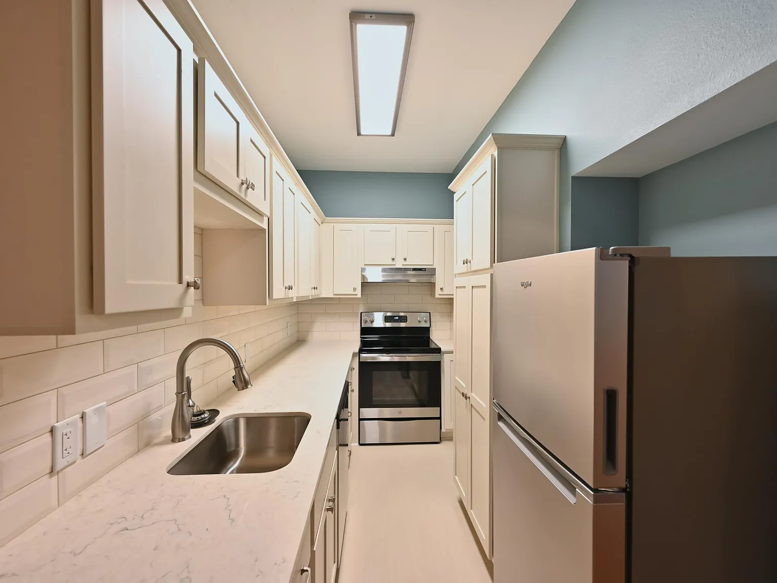 Studio, 640 sqft, $965 — Photo 4