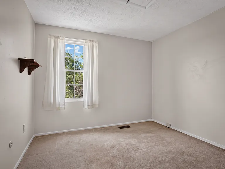 1913 Kirkby Dr — Photo 11