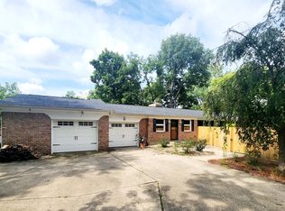 630 Lawnwood Dr, Greenwood, IN 46142
