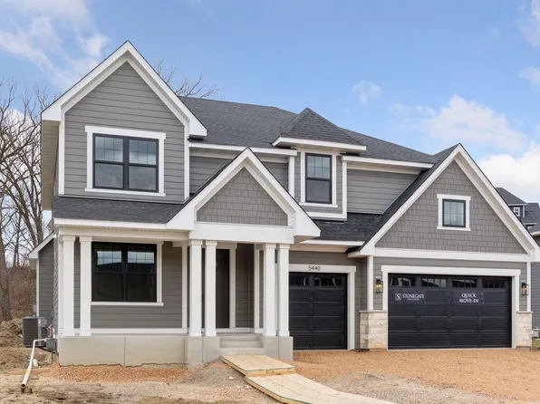 5440 Rolling Hills Pkwy, Victoria, MN 55318