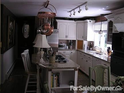 3rd image of 286 Varnum Dr