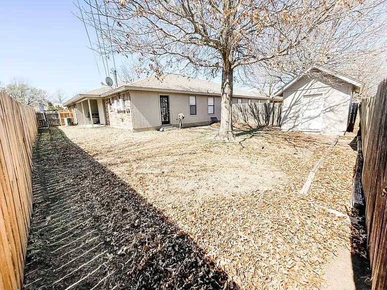 1213 Hyde Park Blvd #B — Photo 12