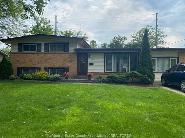3331 Glenwood Ave, Windsor, ON N9E 2Y3