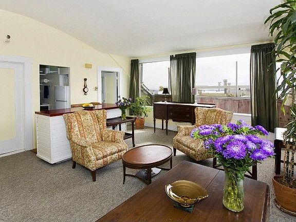 4th image of 2408 15th St APT 3