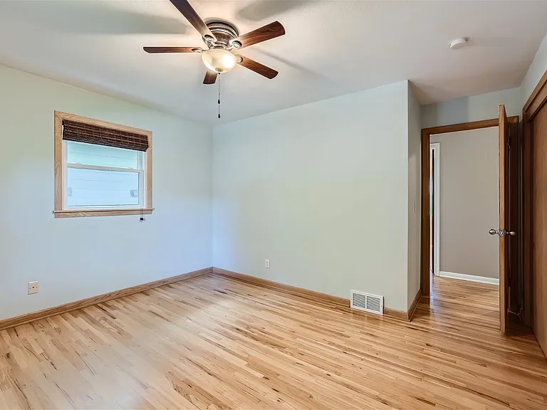Second upstairs bedroom
