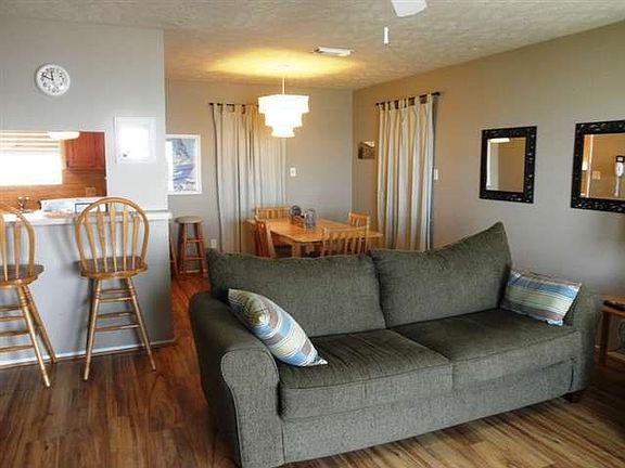 3rd image of 4236 Las Palmas Blvd