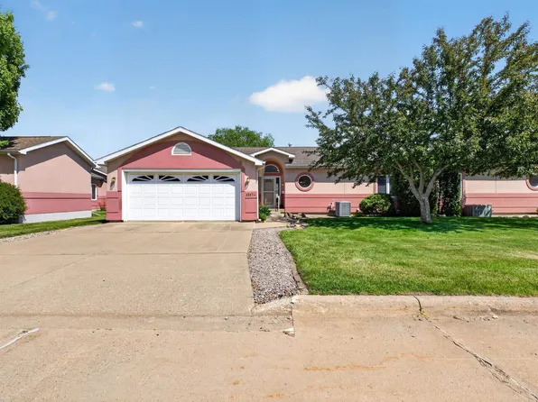 1817 W 18th St APT A, Cedar Falls, IA 50613