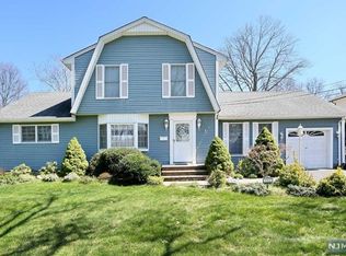 752 Reeder Rd, Paramus, NJ 07652