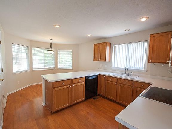 Kitchen with bay window eating area