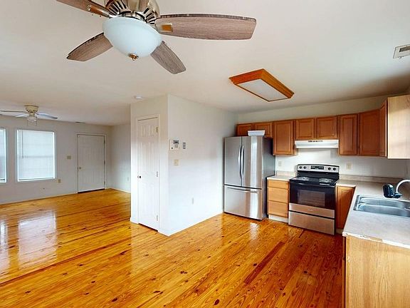 2nd image of 4247 Hadlock Rd