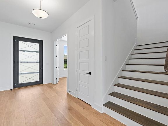 2nd image of 117 Sonrisa Dr
