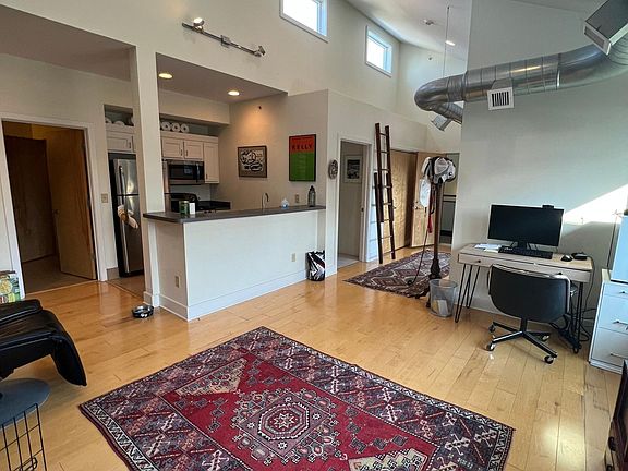 5th image of 1001 W 39th St #1