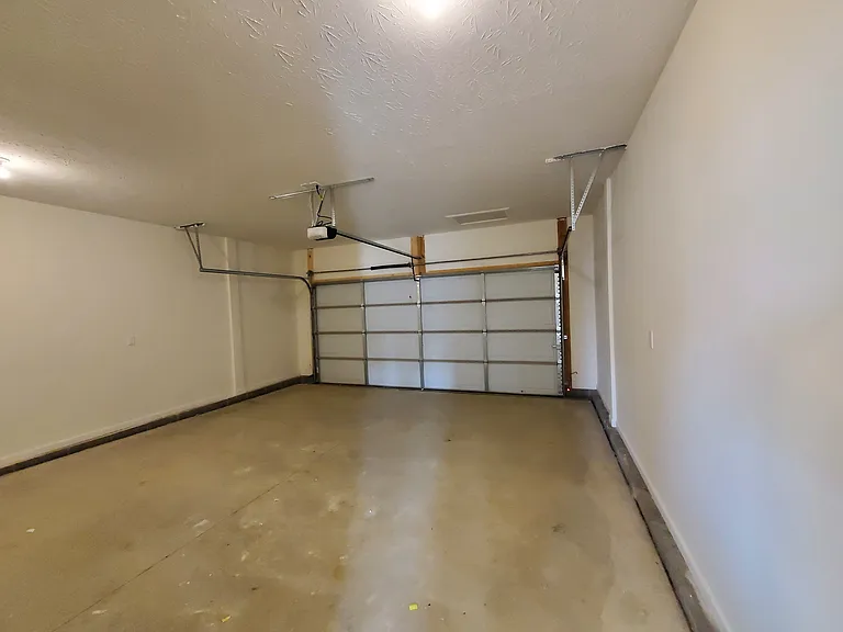 1217 Leanndra Park — Photo 12
