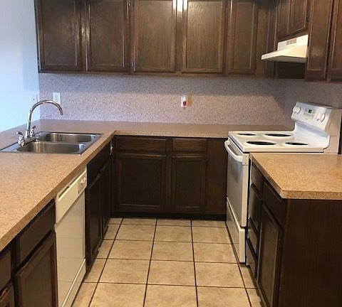 5th image of 2219 NW 117th St
