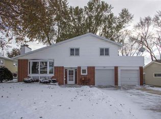 1190 Lindner Dr, Waterloo, IA 50702