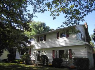 7 Gretel Ter, Ballston Lake, NY 12019