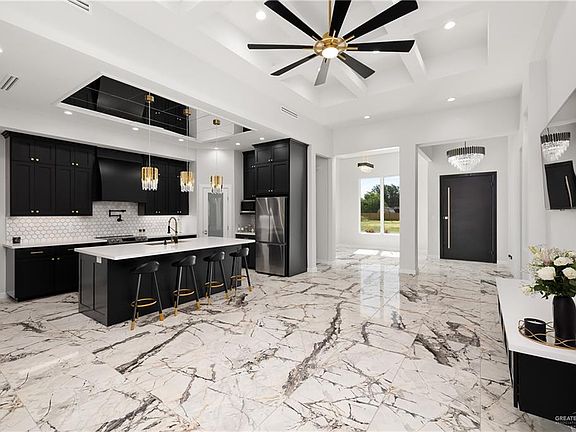 5th image of 3001 S Auburndale Ave