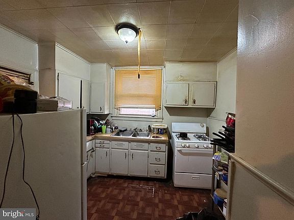 2nd image of 4728 Loring St